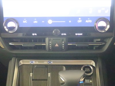 2025 Lexus GX thumbnail 15