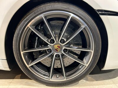 PORSCHE 911 CABRIOLET - 4