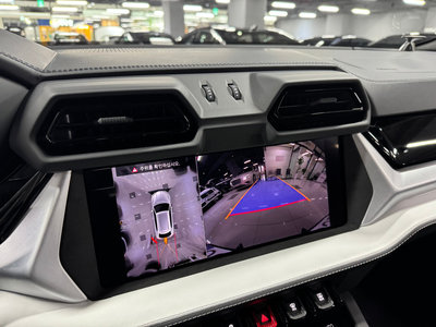 LAMBORGHINI URUS - 9