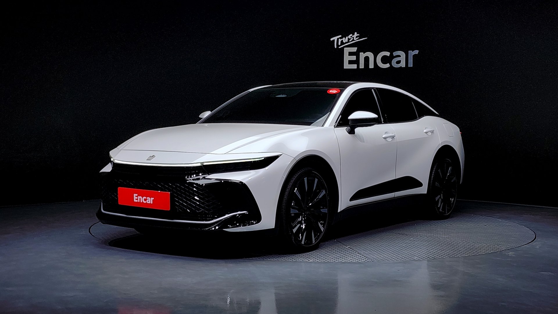 TOYOTA CROWN CROSSOVER - View 1