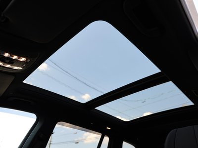 MERCEDES-BENZ GLS - 10