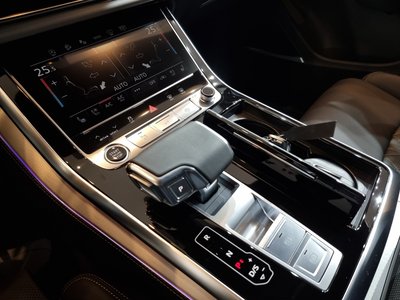 AUDI Q7 - 9
