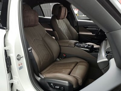 2023 BMW 5 SERIES thumbnail 11