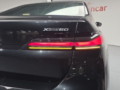 صورة 10 لـ 2024 BMW I7