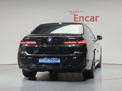 صورة 4 لـ 2024 BMW I7