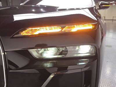 صورة 9 لـ 2024 BMW I7