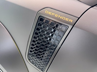 2025 LAND Rover DEFENDER — миниатюра 17