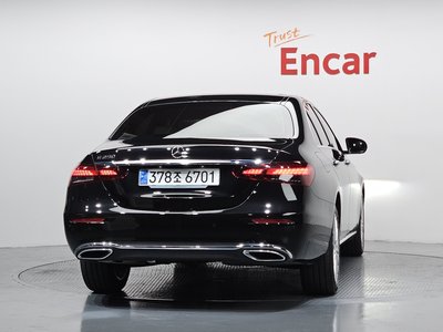 MERCEDES-BENZ E-CLASS - 3