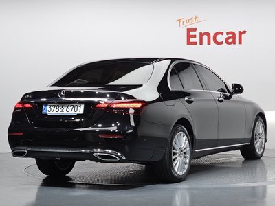 MERCEDES-BENZ E-CLASS - 4