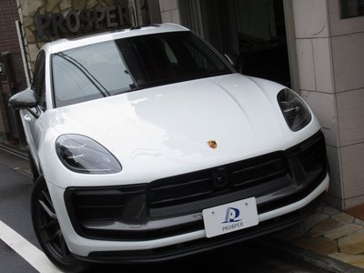 PORSCHE MACAN - 2