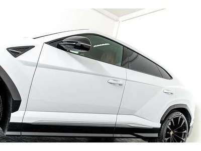 LAMBORGHINI URUS - 10