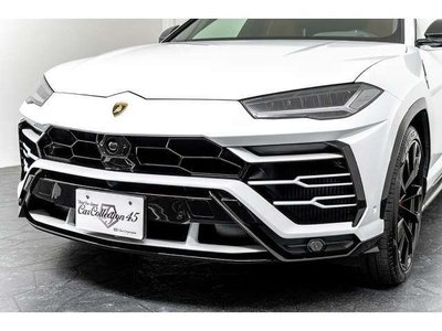 LAMBORGHINI URUS - 8