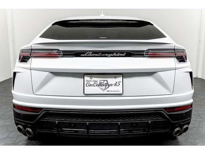 LAMBORGHINI URUS - 3