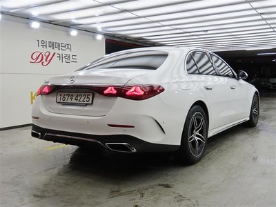 صورة 3 لـ 2025 Mercedes-BENZ E-CLASS