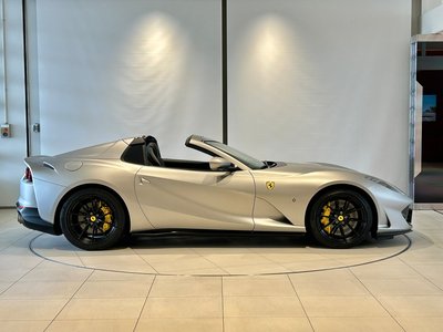 صورة 10 لـ 2022 Ferrari 812 GTS