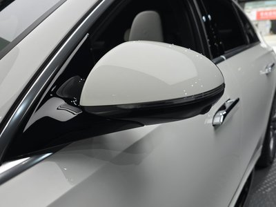 2025 Mercedes-BENZ E-CLASS 缩略图 31