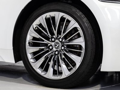 LEXUS LS - 8