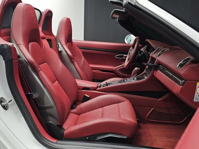 صورة 10 لـ 2019 Porsche 718