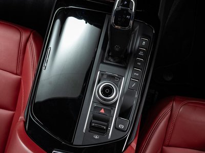 صورة مصغرة 11 لـ 2021 Maserati LEVANTE