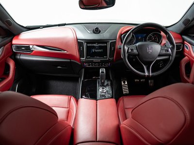 صورة 4 لـ 2021 Maserati LEVANTE