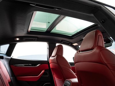 صورة 6 لـ 2021 Maserati LEVANTE