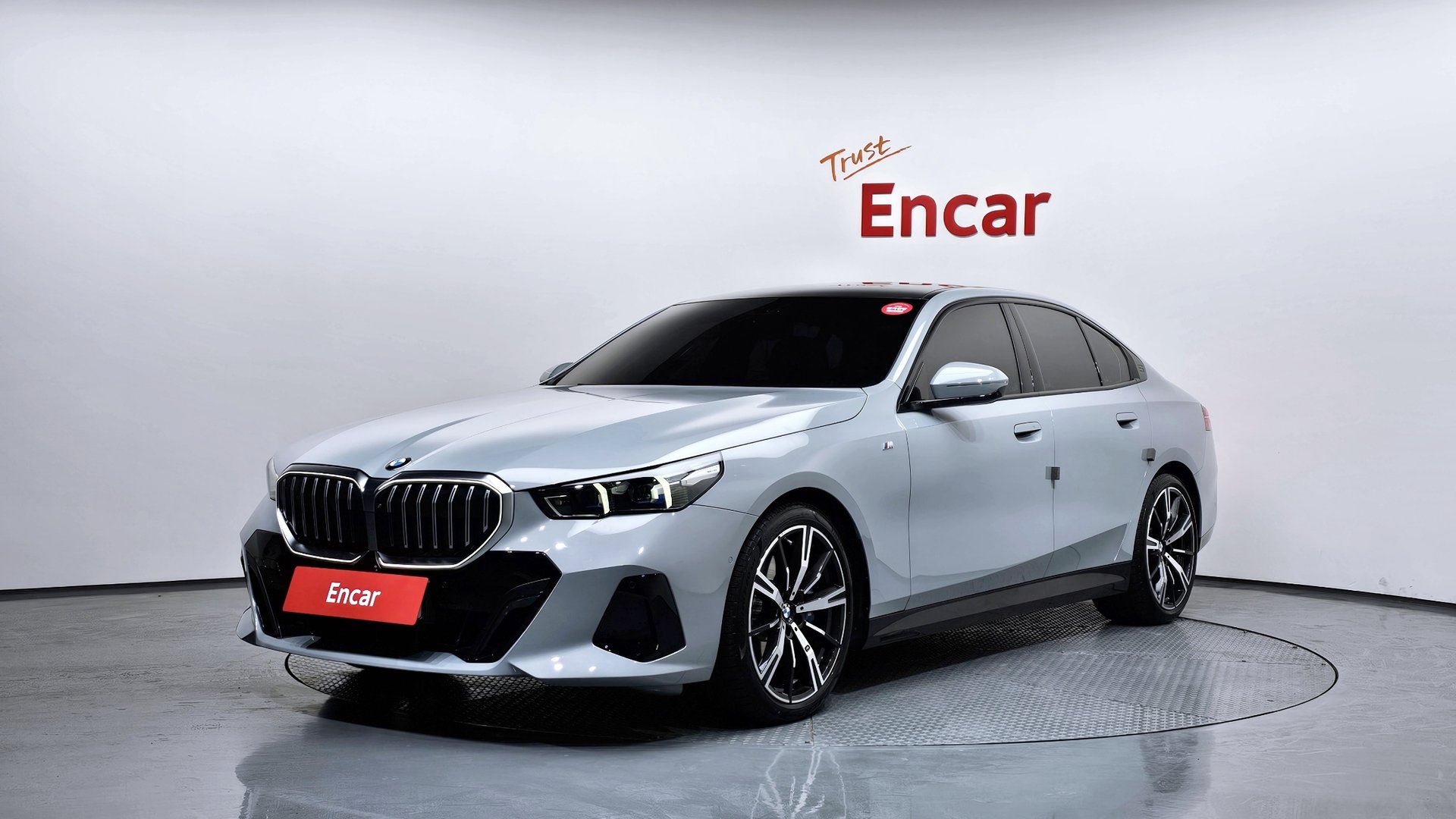 BMW 5 SERIES - View 1