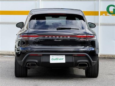 PORSCHE MACAN - 8