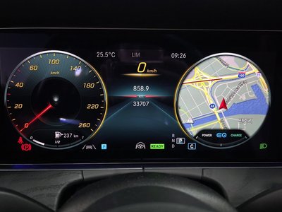 MERCEDES-BENZ E-CLASS - 8