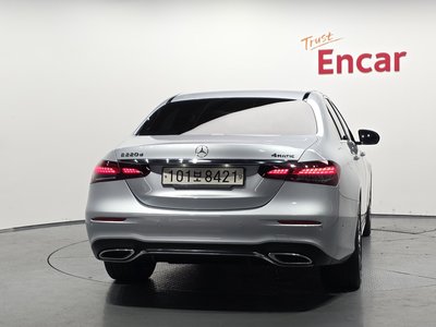 MERCEDES-BENZ E-CLASS - 3