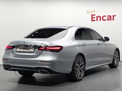 MERCEDES-BENZ E-CLASS - 4