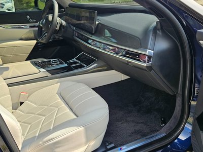 صورة مصغرة 12 لـ 2025 BMW 7 SERIES