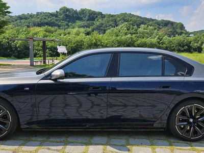 BMW 7 SERIES - 2