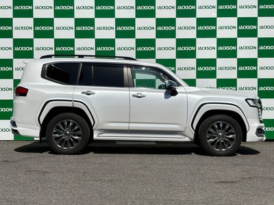 2023 Toyota LAND CRUISER 300 — фото 8