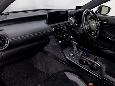 صورة مصغرة 33 لـ 2023 Lexus IS