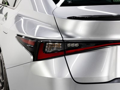 صورة مصغرة 15 لـ 2023 Lexus IS