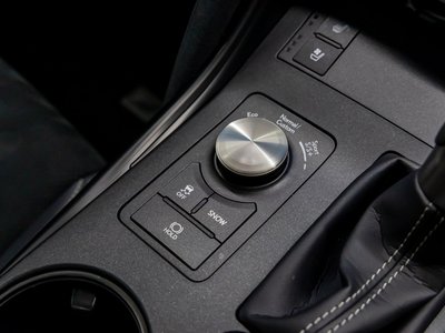 صورة مصغرة 38 لـ 2023 Lexus IS