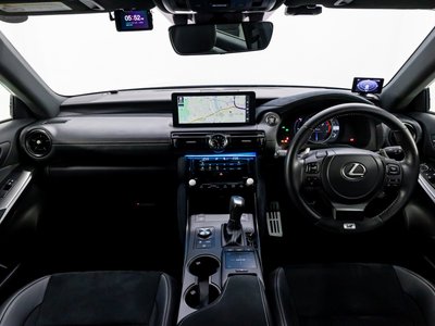صورة مصغرة 30 لـ 2023 Lexus IS