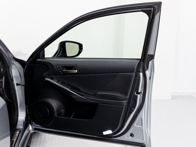 صورة مصغرة 62 لـ 2023 Lexus IS