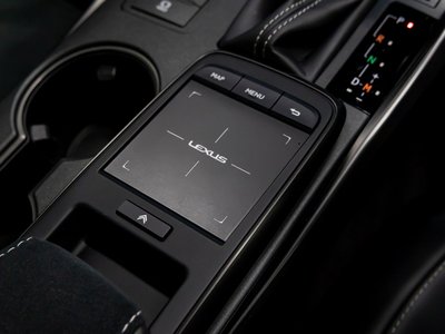 صورة مصغرة 37 لـ 2023 Lexus IS