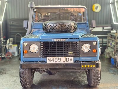 LAND ROVER DEFENDER - 4