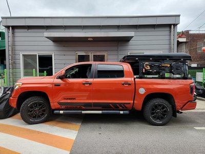 TOYOTA TUNDRA - 6