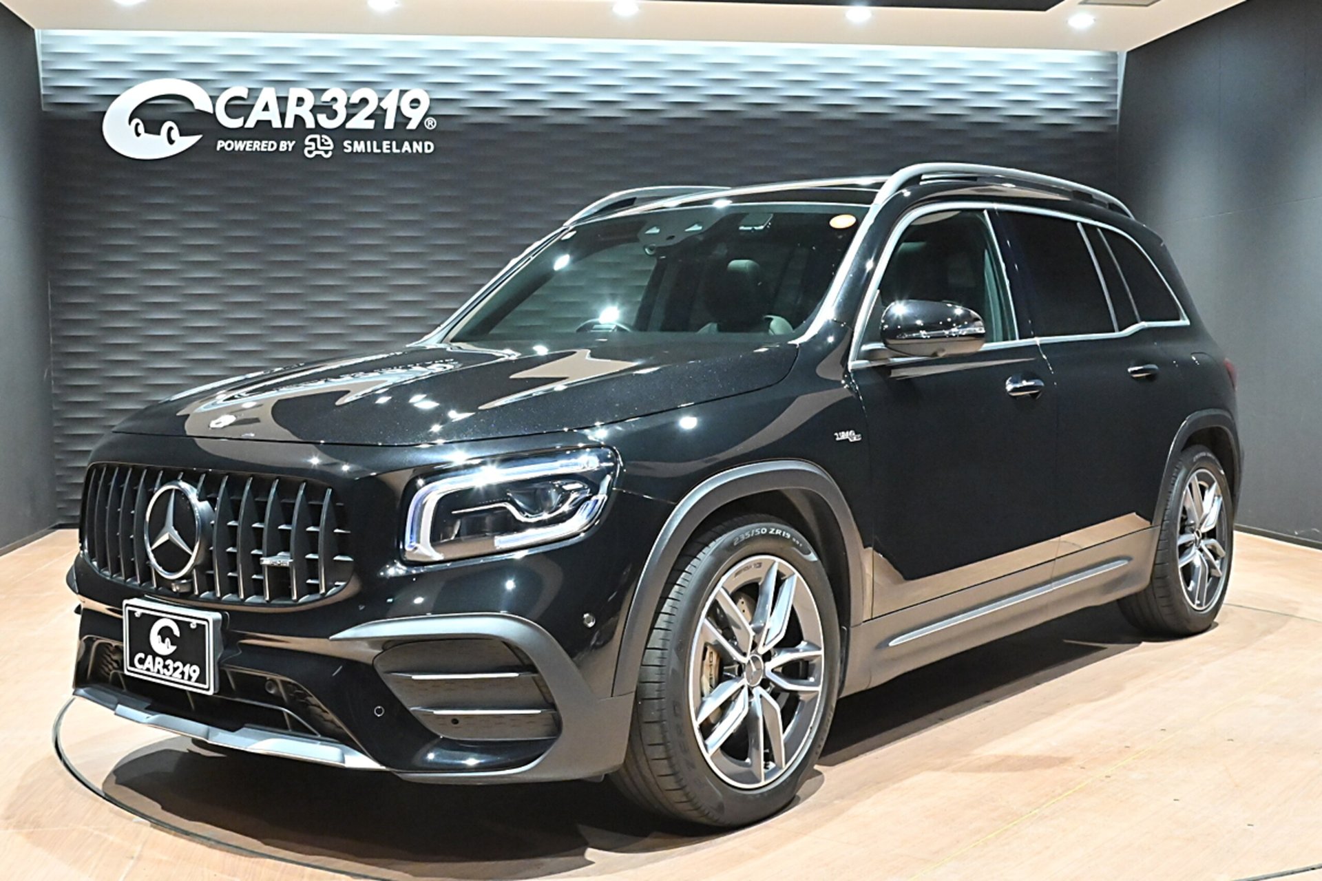 MERCEDES-BENZ GLB AMG - View 1