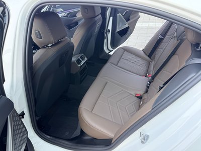 صورة 10 لـ 2025 BMW I5