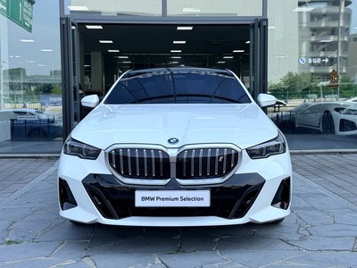 صورة 2 لـ 2025 BMW I5
