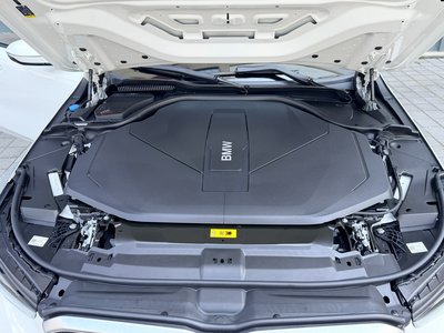 صورة 7 لـ 2025 BMW I5