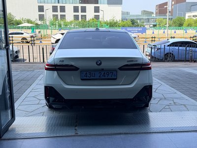 صورة 3 لـ 2025 BMW I5