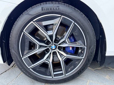 صورة 6 لـ 2025 BMW I5