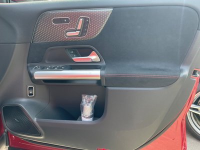 MERCEDES-BENZ EQA - 10