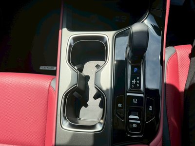 صورة مصغرة 32 لـ 2026 Lexus NX