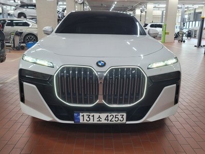 BMW 7 SERIES - 2